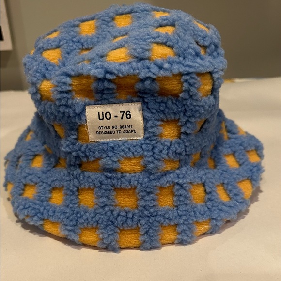 Urban Outfitters Sherpa Bucket Hat - Picture 4 of 4